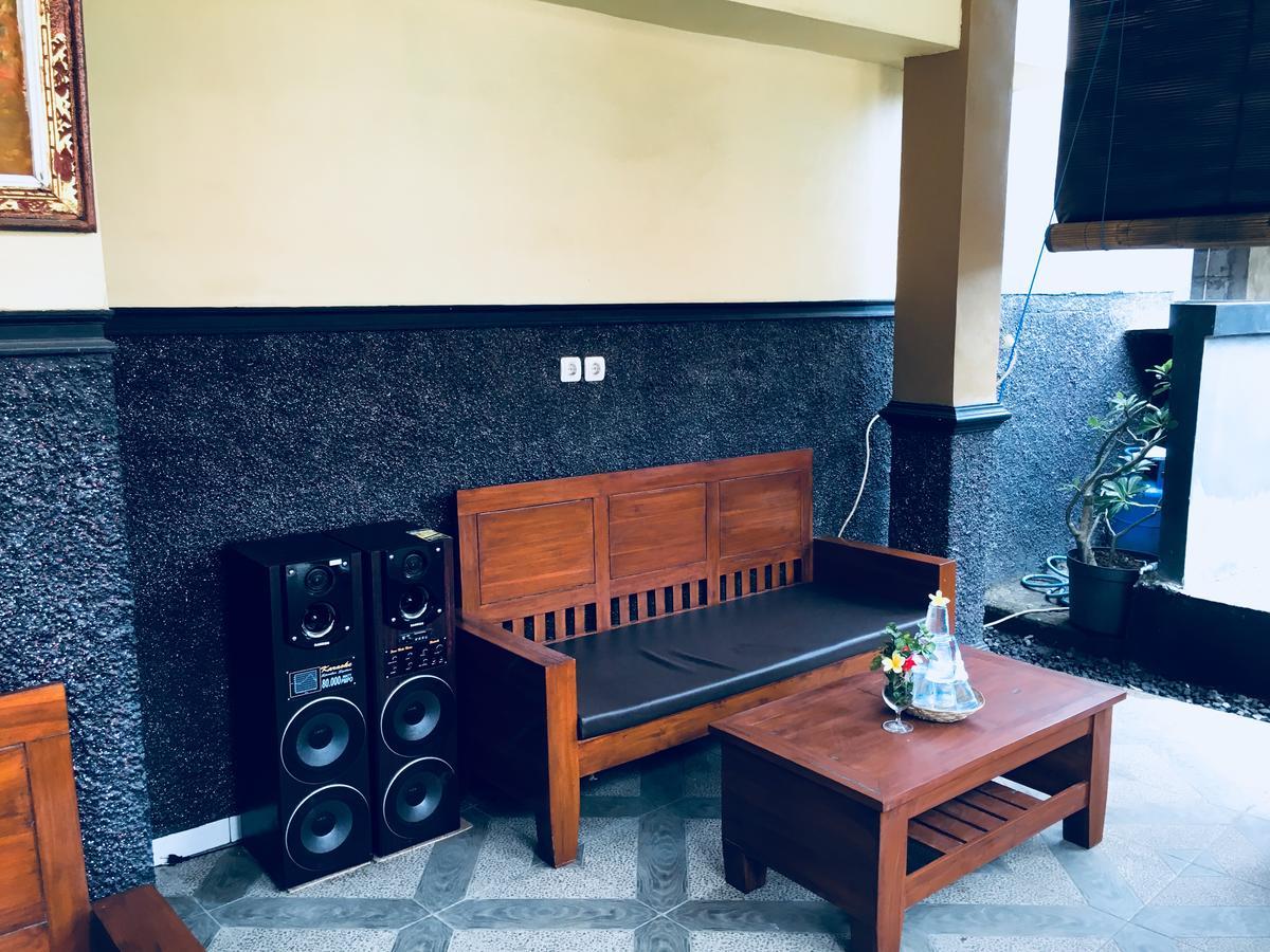Yudhist Guest House Нуса Лембонган Екстериор снимка