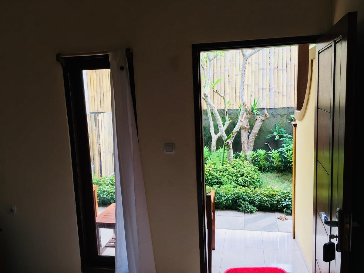 Yudhist Guest House Нуса Лембонган Екстериор снимка