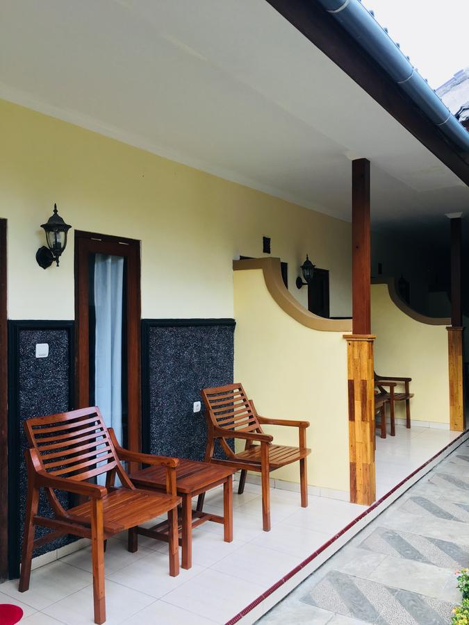 Yudhist Guest House Нуса Лембонган Екстериор снимка